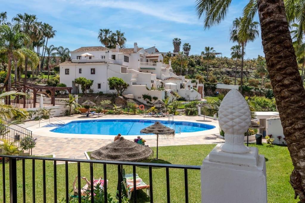 Oasis 16 Apartment Nerja Exterior photo