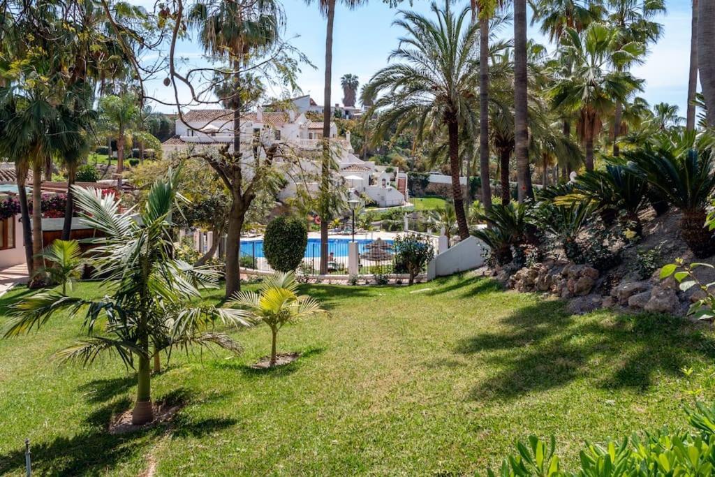 Oasis 16 Apartment Nerja Exterior photo