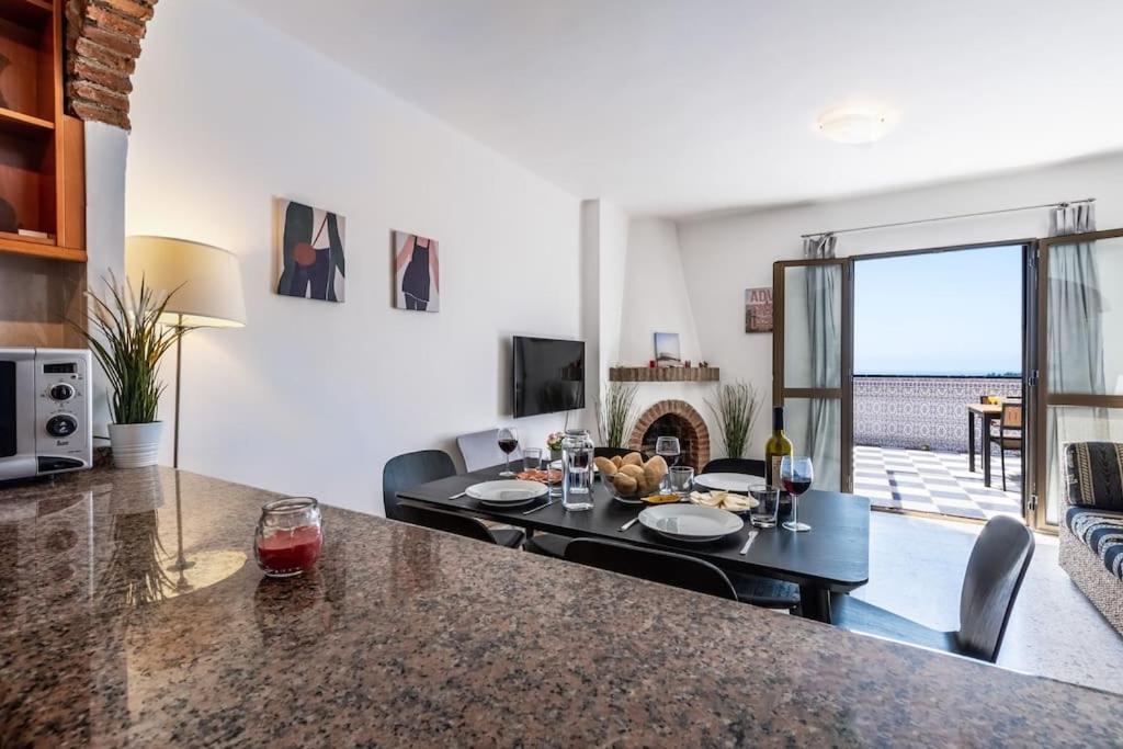 Oasis 16 Apartment Nerja Exterior photo