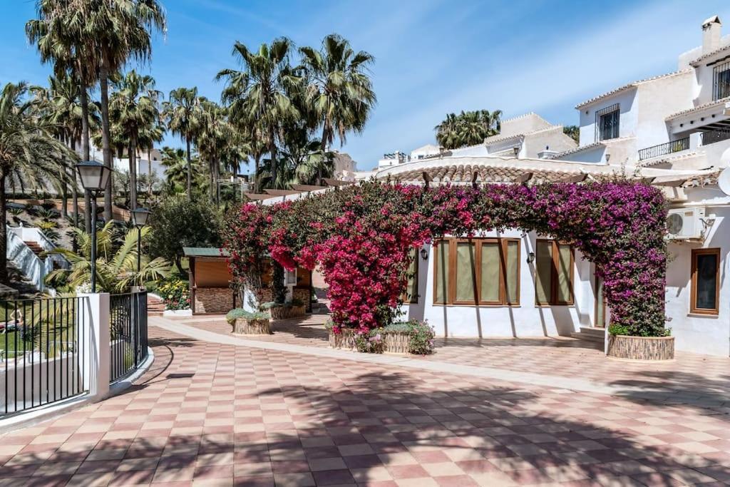 Oasis 16 Apartment Nerja Exterior photo